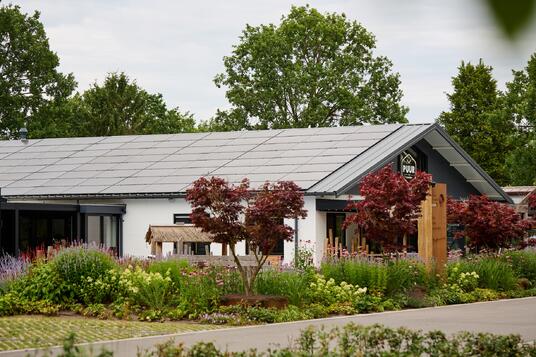 Zonnepanelen en laadpalen in Voorthuizen